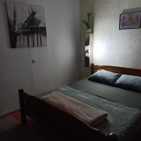 Ferienwohnung Dvorska Oaza Sremski Karlovci Exterior foto