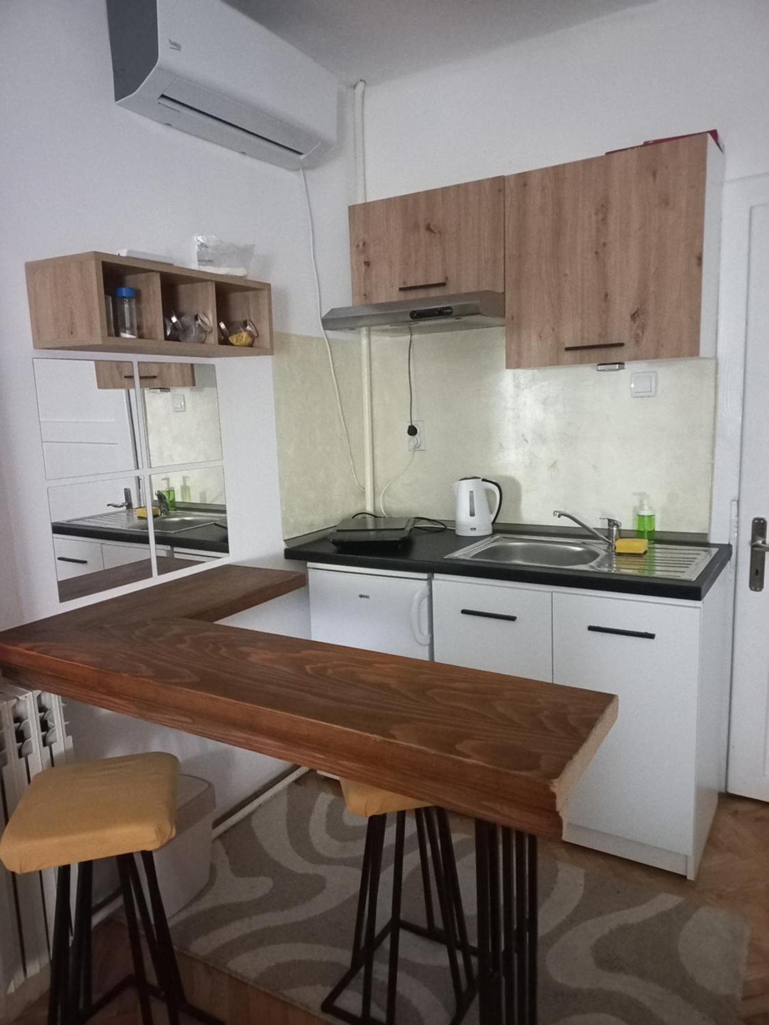 Ferienwohnung Dvorska Oaza Sremski Karlovci Exterior foto